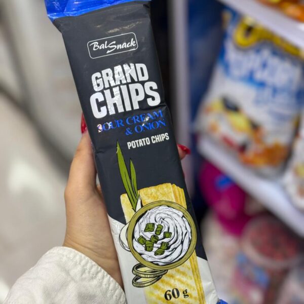 چیپس ورقه ای Grand طعم خامه ترش و پیاز 60 گرم