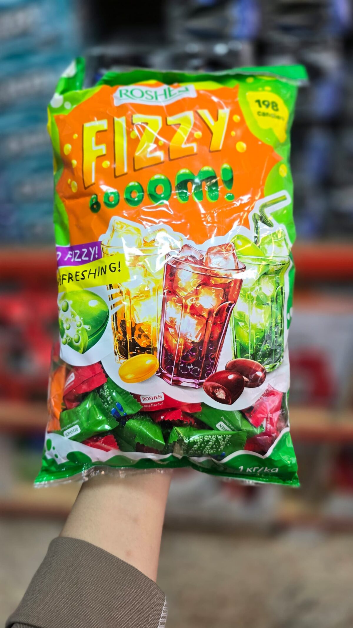 آبنبات فیزی روشن ROSHEN FIZZY با مغز مخلوط طعم‌های کولا پرتقال و لیمو یک کیلوگرم - Image 1