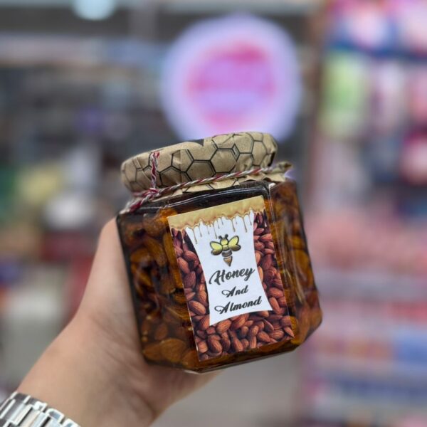 معجون مغز بادام و عسل